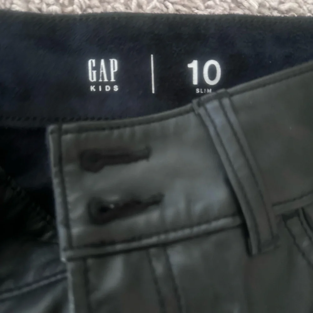 GAP preloved black